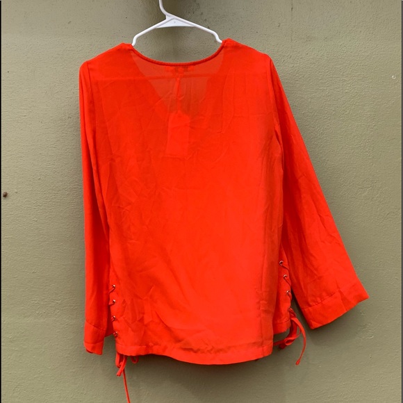 NWT Rose + Olive Long Sleeved V-Neck Persimmon Top - Picture 3 of 7